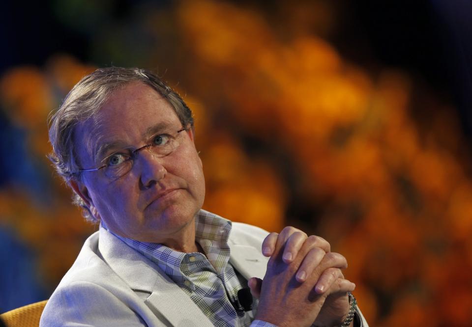 Lee Scott speaking at the Fortune Brainstorm Green conference in April 2010. Source: REUTERS/Lucy Nicholson