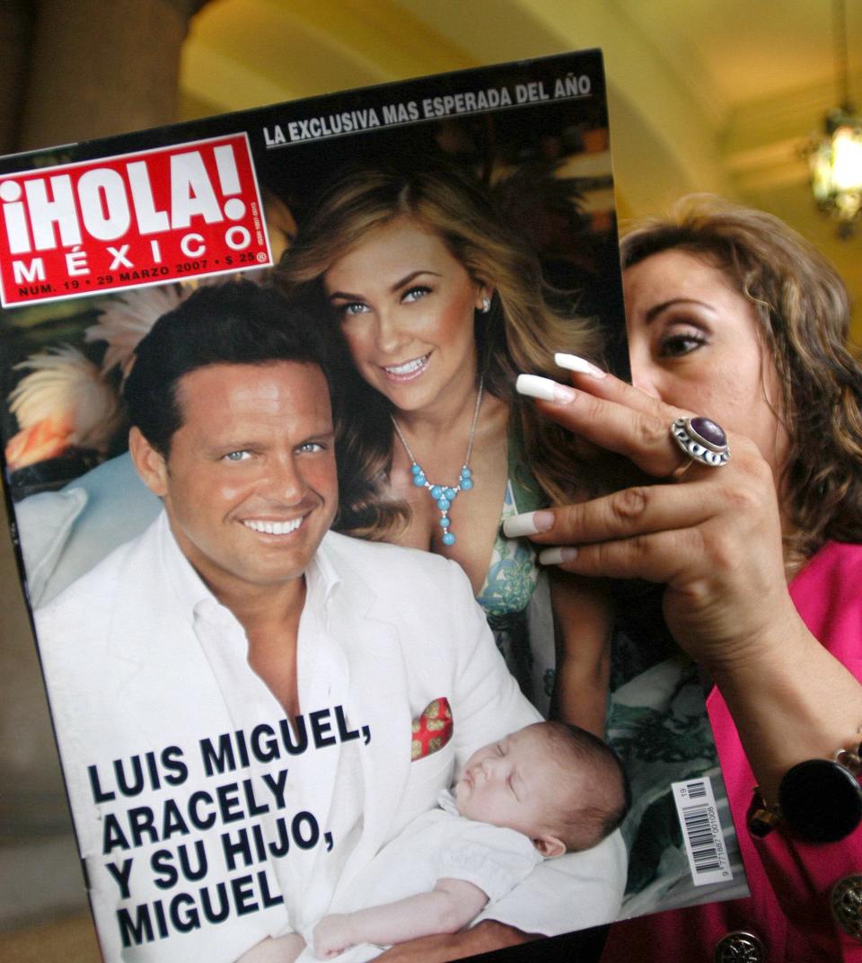 Foto de la portada exclusiva que Hola México tuvo con Luis Miguel y Aracely Arámbula tras el nacimiento de su hijo Miguel, que ya tiene 13 años. (EFE)