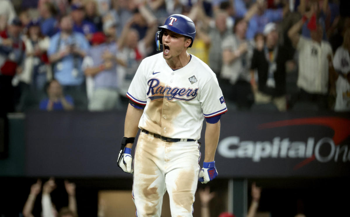 Corey Seager se junta a Reggie Jackson como o único jogador da MLB a ganhar o prêmio MVP da World Series duas vezes