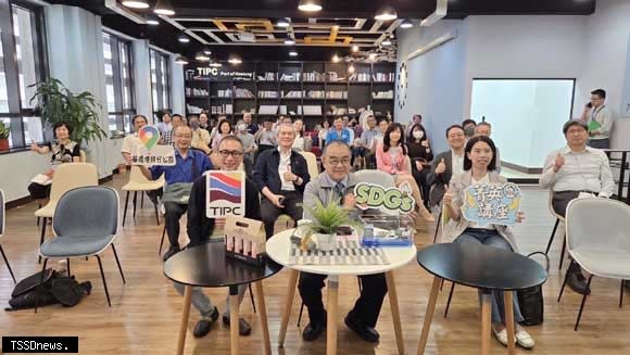 臺灣港埠協會與臺灣港務公司、基隆港務分公司舉辦「從DEI談人才永續」為主題的菁英講座。（圖：臺灣港務公司提供）