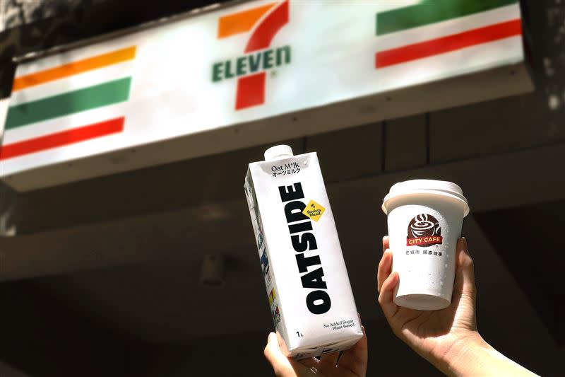 7-ELEVEN則在7月8日推出OPENPOINT行動隨時取咖啡飲品組合優惠。（圖／業者提供）