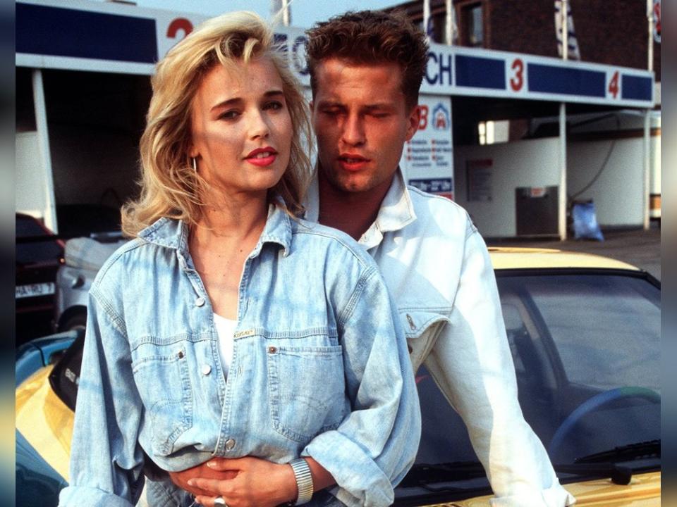 Tina Ruland und Til Schweiger in "Manta, Manta". (Bild: imago/United Archives)