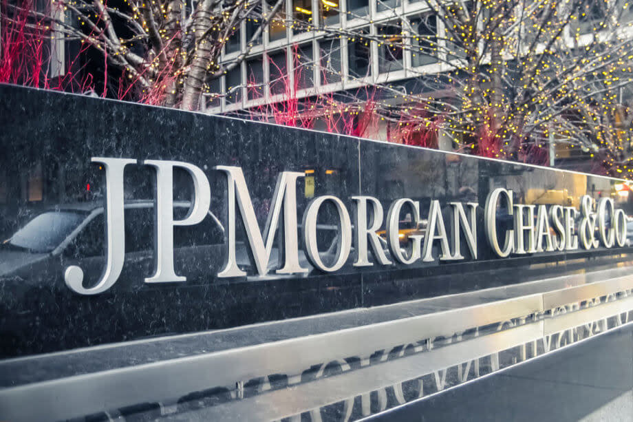 Schriftzug von JPMorgan auf Steintafel