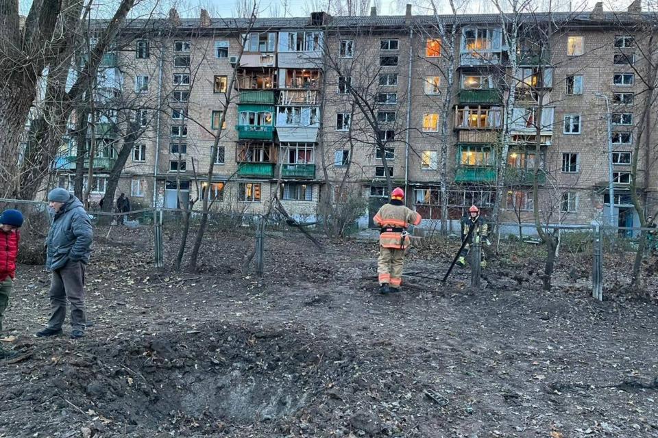 his handout photograph taken and released by Ukrainian Emergency Service on November 25, 2023 (UKRAINIAN EMERGENCY SERVICE/AFP)