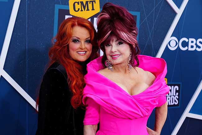 wynonna-judd-naomi-judd