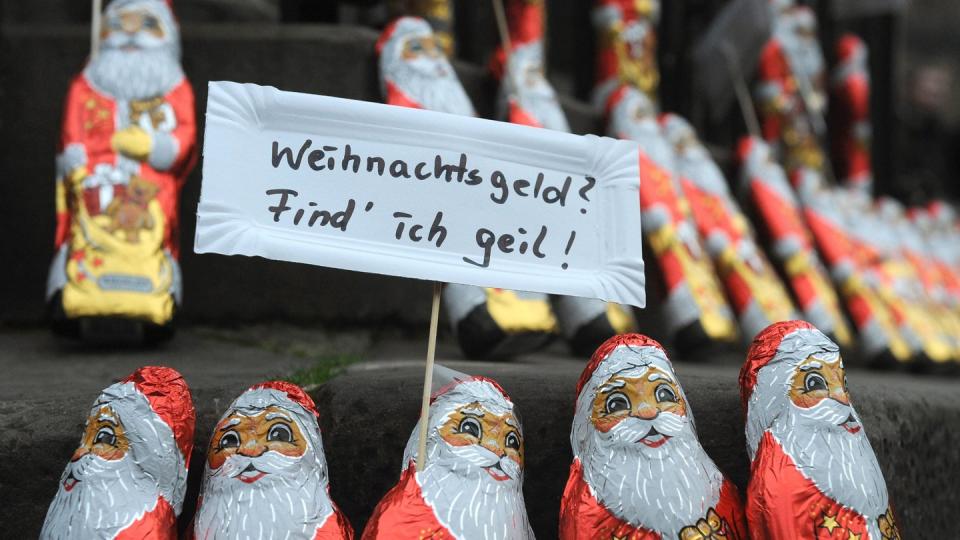 Immer mehr Tarifbeschäftigte in Deutschland erhalten Weihnachtsgeld.