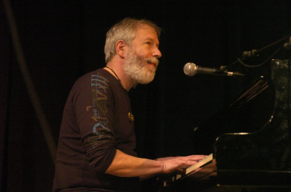 Corky Siegel and his Chamber Blues ensemble perform with guest vocalist Lynne Jordan on Sunday at the Acorn Theater in Three Oaks.