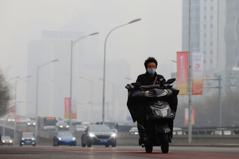 wPolluted day in Beijing