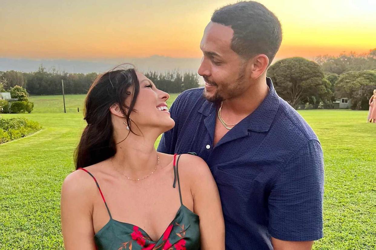 becca kufrin and thomas jacobs in hawaii