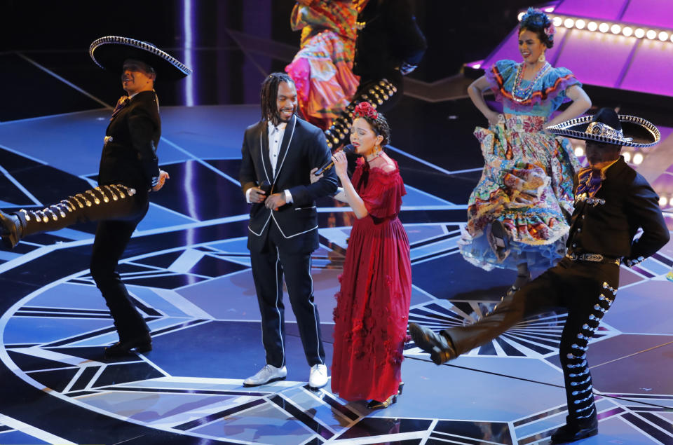 Miguel y Natalia LaFourcade durante los Oscar de 2018. REUTERS/Lucas Jackson