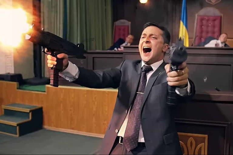 En Servidor del pueblo el personaje de Zelensky es un profesor de historia decidido a luchar contra la corrupción de su país