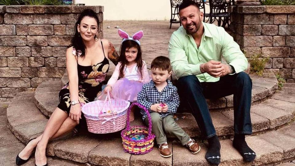 <p>JWoww and Roger Mathews were able to put aside their differences for the day as the whole family spent the Easter holiday together. Mathews shared the photos of himself, JWoww and their two children as the reunited family met up for a family gathering at a home in New Jersey. The “Jersey Shore: Family Vacation” […]</p> <p>The post <a rel="nofollow noopener" href="https://theblast.com/jwoww-roger-mathews-easter-holiday-children/" target="_blank" data-ylk="slk:JWoww Spends Easter Sunday with Estranged Husband Roger Mathews;elm:context_link;itc:0;sec:content-canvas" class="link ">JWoww Spends Easter Sunday with Estranged Husband Roger Mathews</a> appeared first on <a rel="nofollow noopener" href="https://theblast.com" target="_blank" data-ylk="slk:The Blast;elm:context_link;itc:0;sec:content-canvas" class="link ">The Blast</a>.</p>