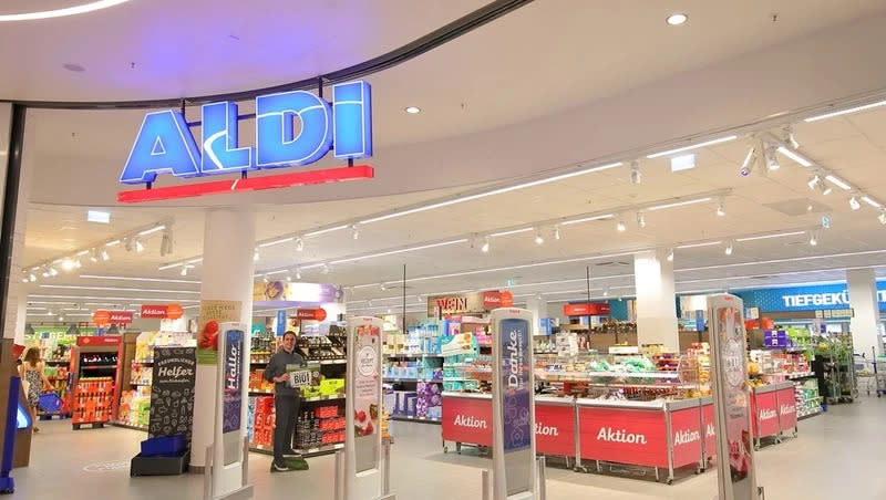奧樂齊超市（Aldi）是目前全美成長最快的連鎖超市，甚至被沃爾瑪美國分公司前執行長認為「產業強勁對手」。奧樂齊在店面設計上，用了各種你意想不到的巧思。 (來源：Dreamstime/典匠影像)