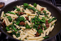 broccoli-rabe-sun-dried-tomatoes-5.jpg