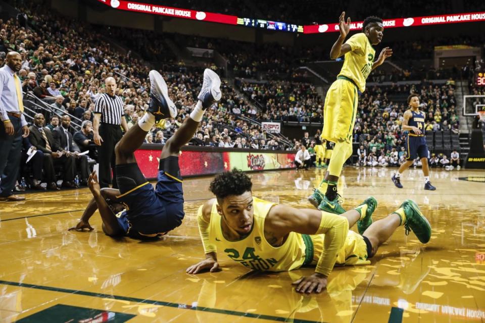 Dillon Brooks left Oregon's win over Cal with a 