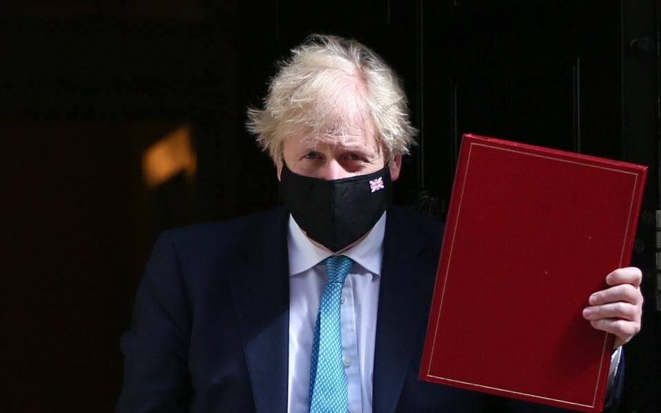 Boris Johnson leaves Number 10 on his way to Parliament for the Queen's Speech - Bloomberg