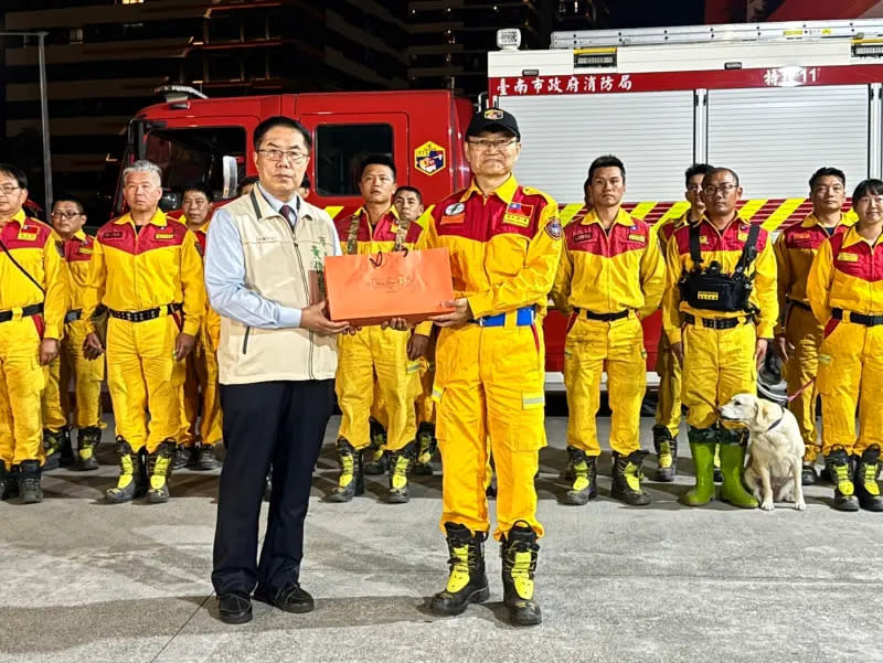 ▲震災警訊頻傳，台南市長黃偉哲要求強化基層防災整備量能，同時區長兼指揮官要與基層災防團隊加強雙向溝通，打造韌性城市災防安全網。（圖／台南市政府）