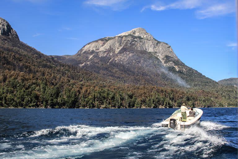 El incendio en el Nahuel Huapi comenzó el lunes pasado