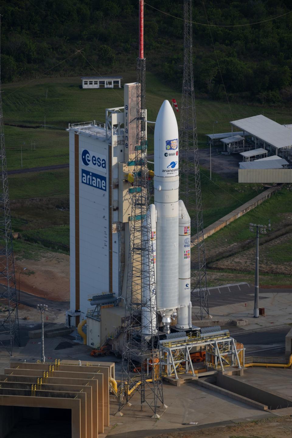Die Raumsonde "Juice" befindet sich an Bord einer Ariane-5-Rakete.  - Copyright: ESA - S. Corvaja