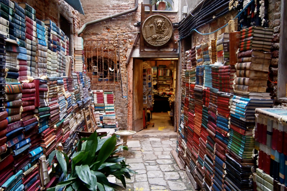 Libreria Acqua Alta, Venice