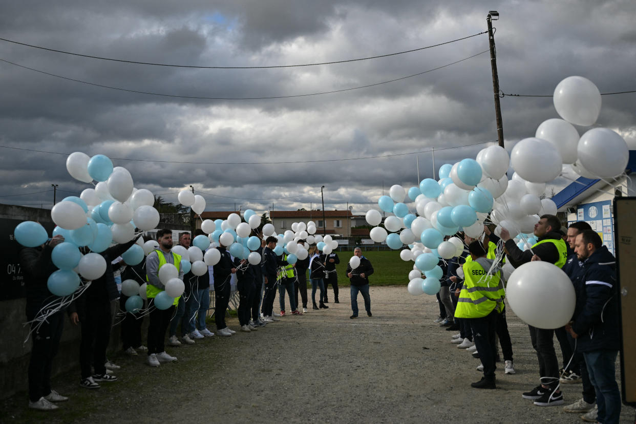 À Romans-sur-Isère, le 22 novembre 2023, lors de la « marche blanche » pour rendre hommage à Thomas, un adolescent décédé le 19 novembre 2023.