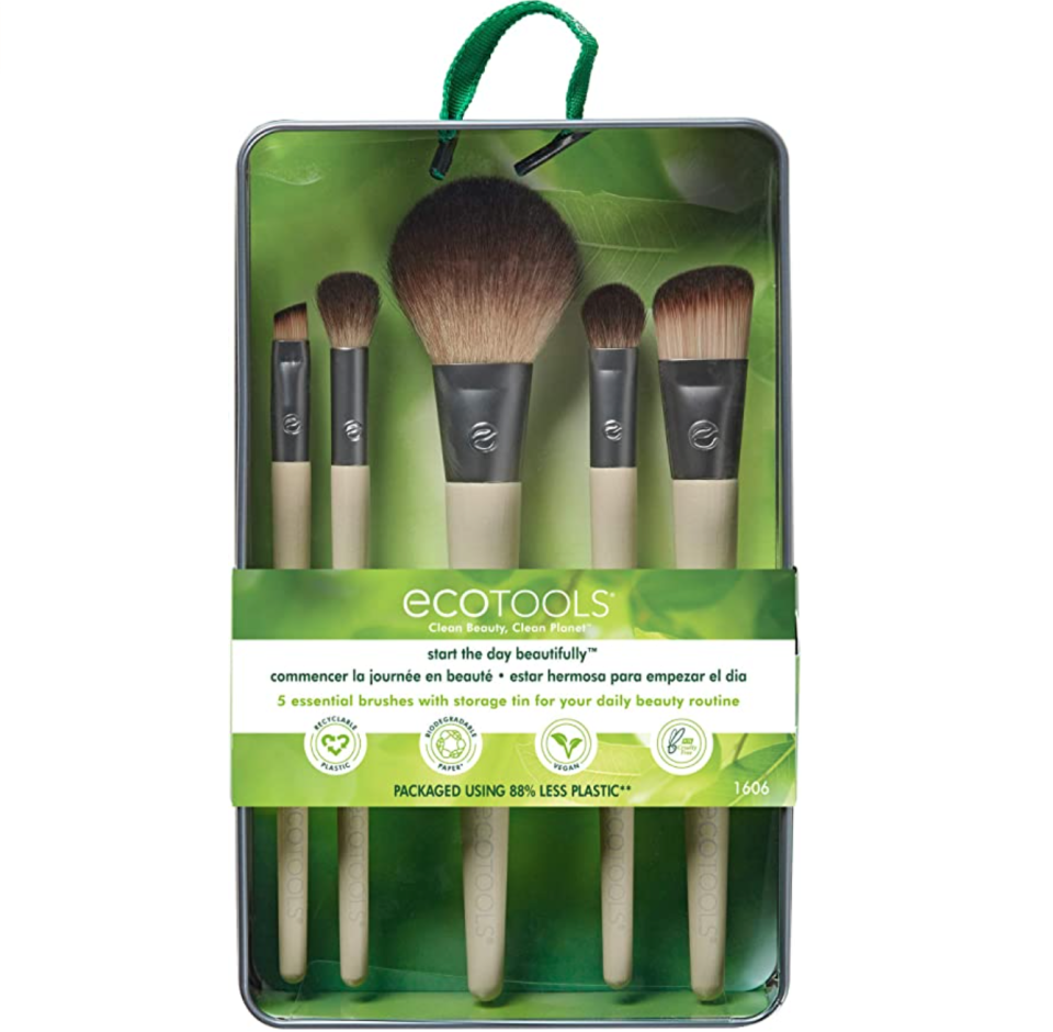 9) Travel Brush Kit