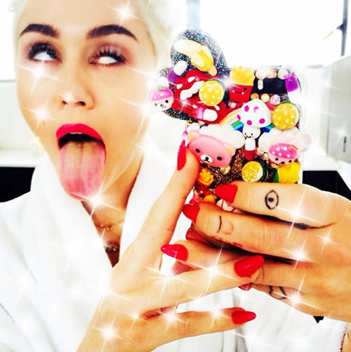 MILEY'S FREAKY SELFIES