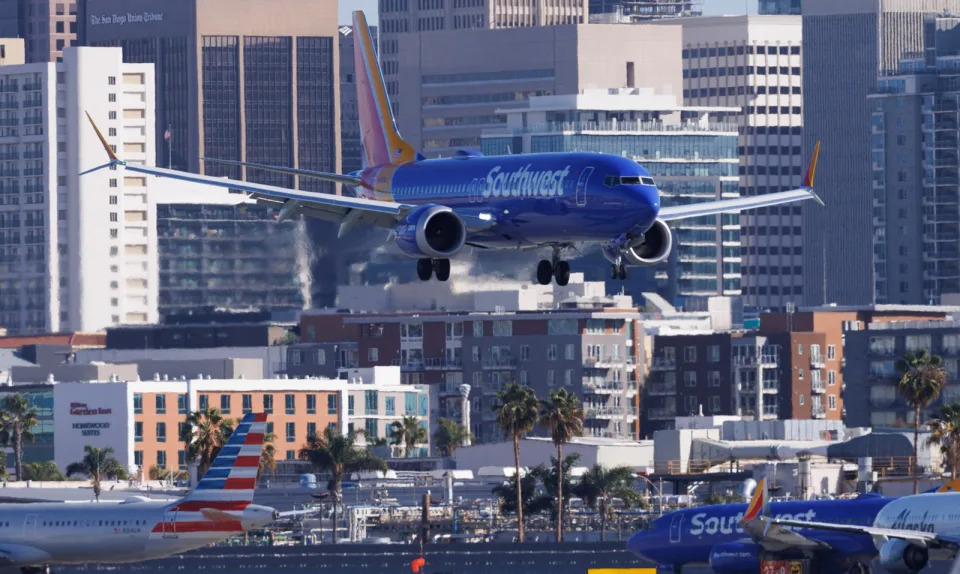 Southwest plane landing