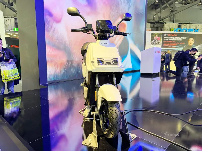 <cite>KYMCO Ionex 在 EICMA 2023 展出的陣容幾乎在台灣都有看過。（圖／壹哥的科技生活提供）</cite>