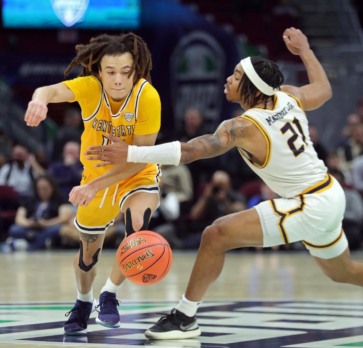 Dante Maddox Jr., right, is expected to fill the void left by the departure of Xavier's Quincy Olivari, the Big East's leading scorer and three-point threat. Maddox Jr. was a career 40.1% three-point shooter.