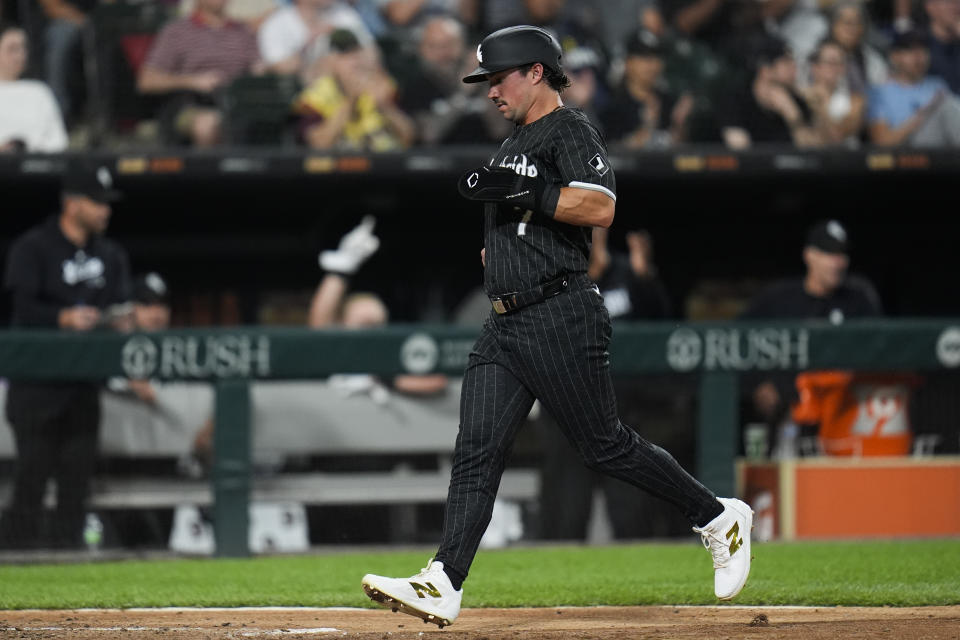 Chicago White Sox's Dominic Fletcher scores on a single by Nicky Lopez during the fourth inning of a baseball game against the New York Yankees, Monday, Aug. 12, 2024, in Chicago. (AP Photo/Erin Hooley)