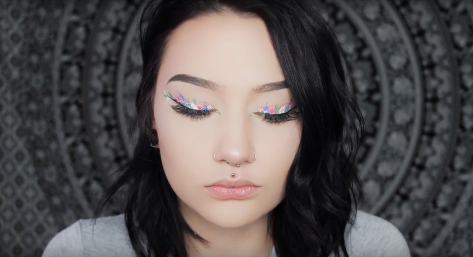 Makeup artists on Instagram have been drawing little flowers along their lash lines to create floral eyeliner.