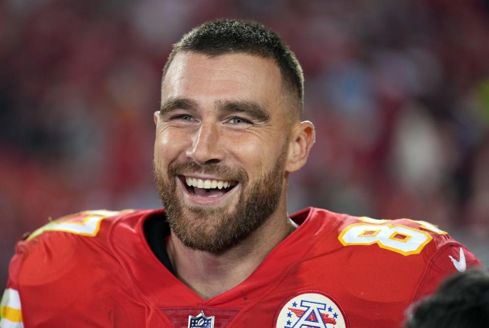 Travis Kelce helps repair home Kansas City resident has lived in for 56