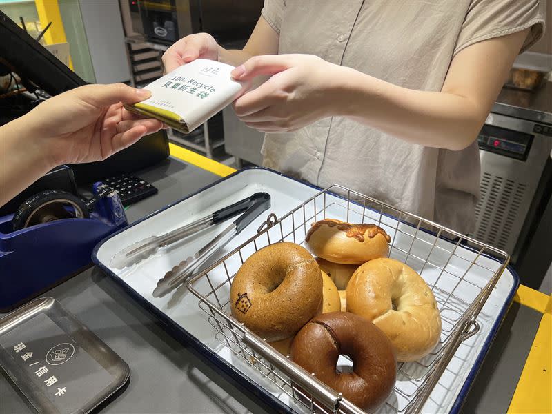 好丘慶祝裕隆城店開幕，推出「全系列貝果買五送一」優惠。（圖／品牌提供）