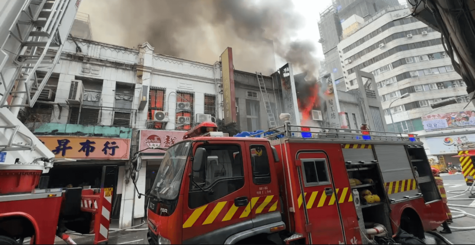 台中市區一棟老宅發生火警，21歲女子不幸喪命。