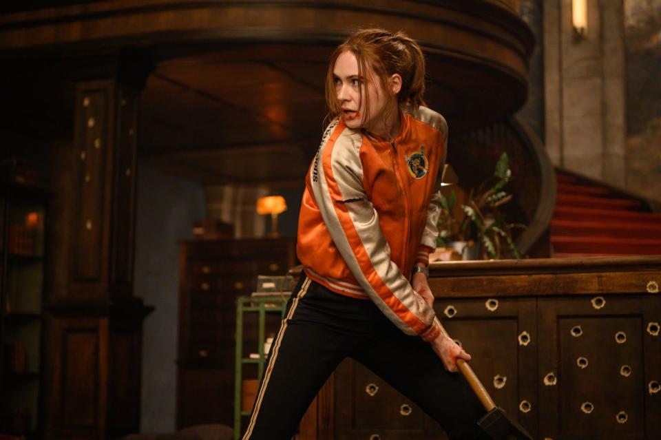 Profikillerin Sam (Karen Gillan) hat viele schießwütige Männer gegen sich aufgebracht - und schlägt nun zurück.

 (Bild: 2020 STUDIOCANAL SAS / Reiner Bajo)