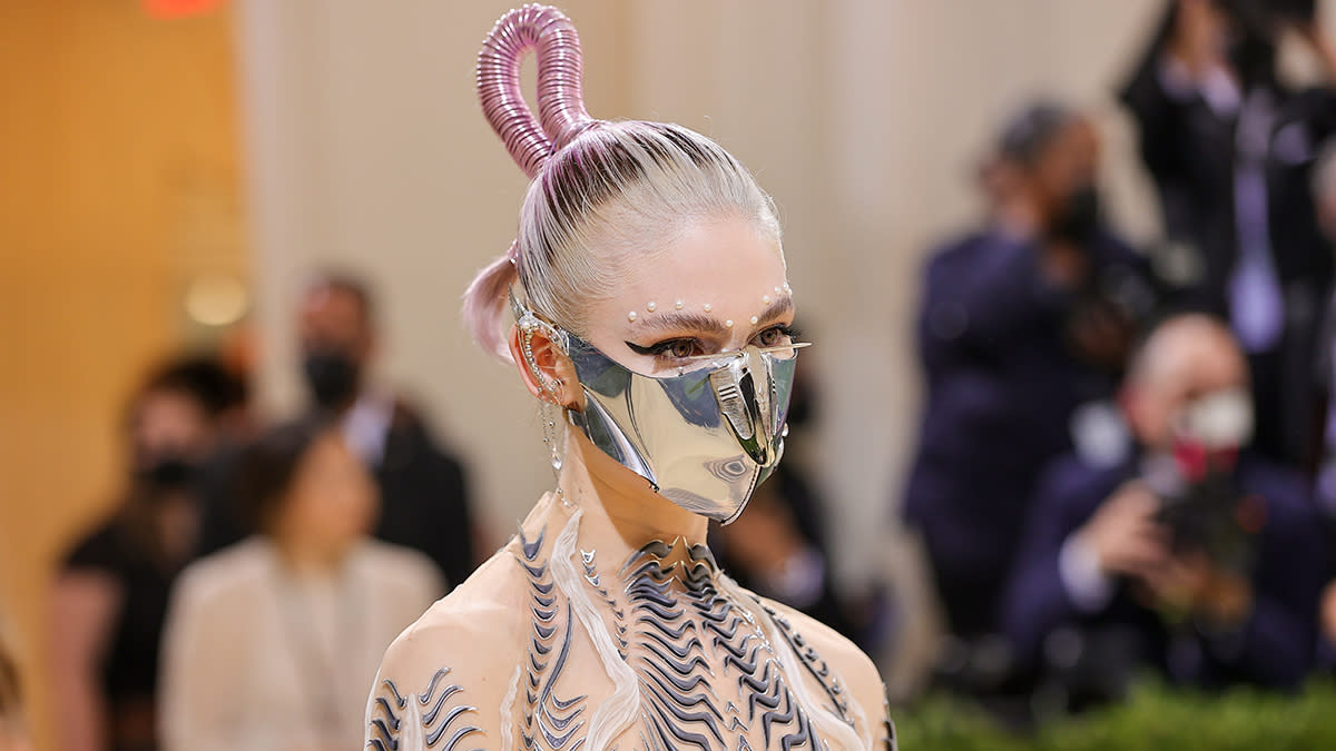  Grimes at the Met Gala 