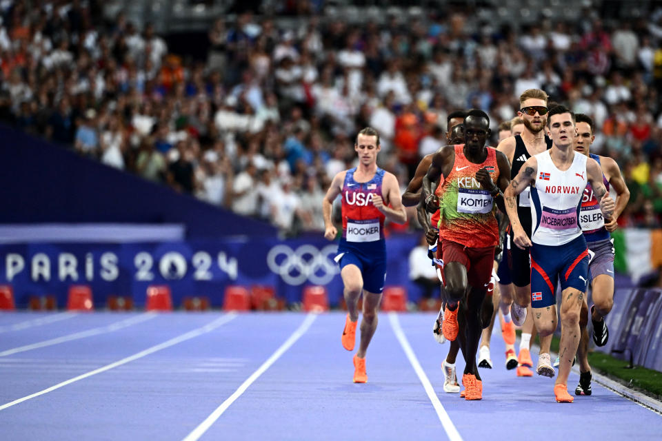 Paris Olympics American Cole Hocker races to stunning win in 1,500m