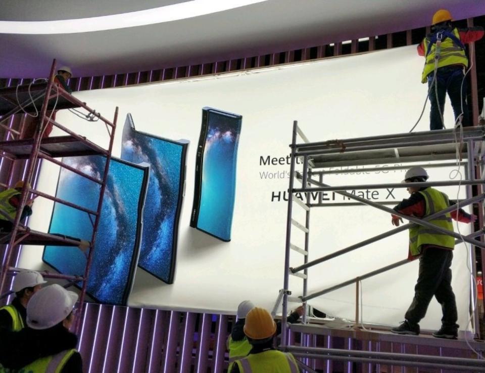 Huawei's big reveal at next week's Mobile World Congress may have been scoopedby a billboard