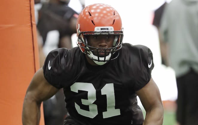Nick Chubb is one of several rookies the Yahoo Fantasy “experts” had their eyes on in Rounds 9-10. (AP)
