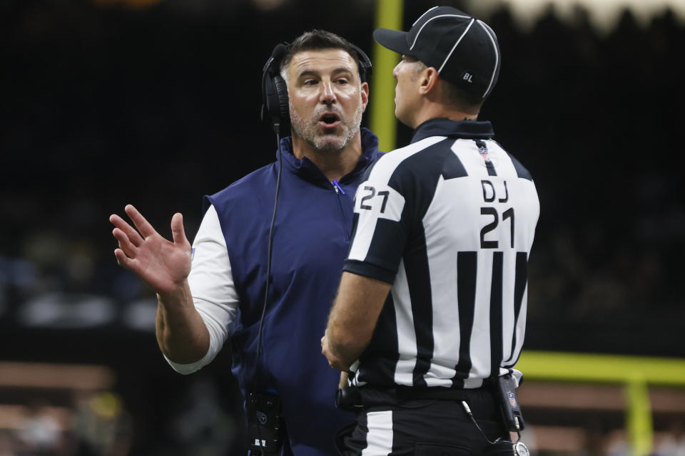 Tennessee Titans head coach Mike Vrabel made a weird decision late in a loss to the Saints. (AP Photo/Butch Dill)