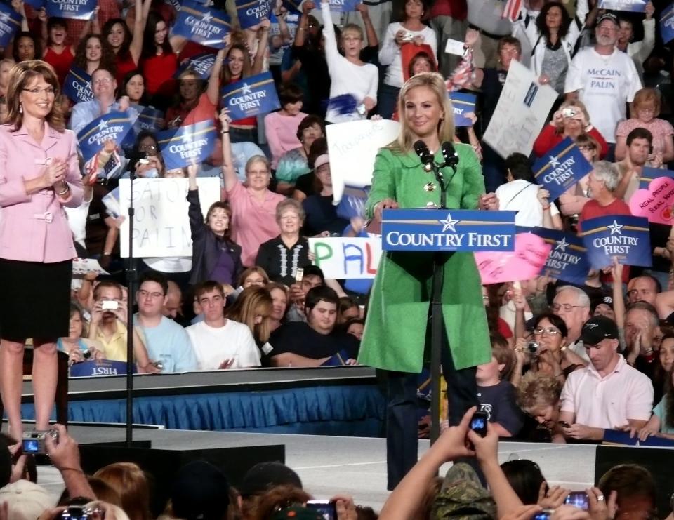 NBC NEWS -- Republican Presidential Campaign -- Pictured: (l-r) Governor and Vice Presidential nominee Sarah Palin and actress Elisabeth Hasselbeck at a rally in Tampa, FL on October 26, 2008 -- Photo by: Sue Kroll/NBC NewsWire  