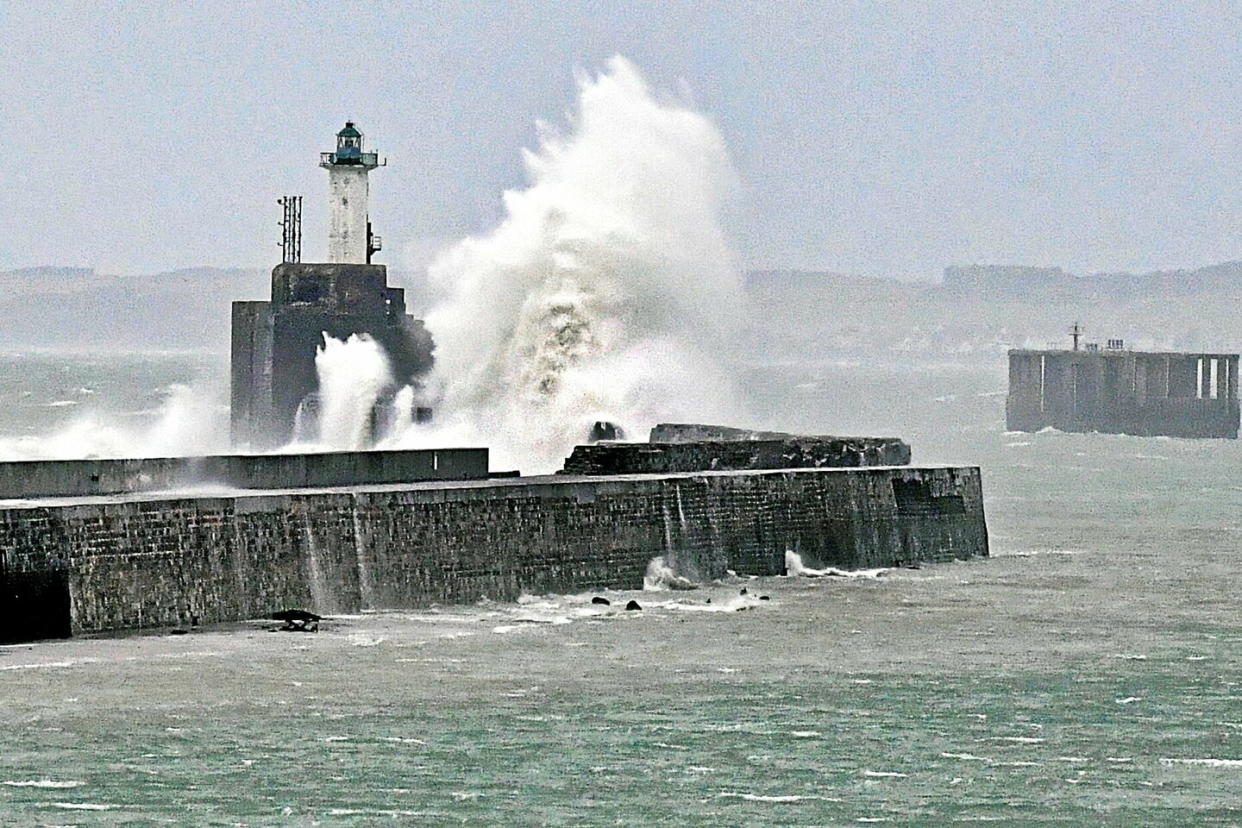 D'importantes rafales de vent sont attendues sur la pointe bretonne entre le dimanche 21 et le lundi 22 janvier.  - Credit:Sebastien JARRY / MAXPPP / PHOTOPQR/VOIX DU NORD/MAXPPP