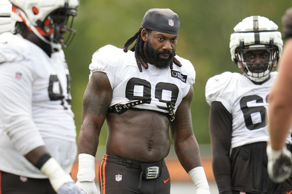 Cleveland Browns defensive end Za'Darius Smith watches during a drill at an NFL football camp, Tuesday, Aug. 1, 2023, in Berea, Ohio. (AP Photo/Sue Ogrocki)