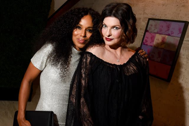 <p>Steve Eichner/WWD via Getty</p> Kerry Washington and Linda Evangelista