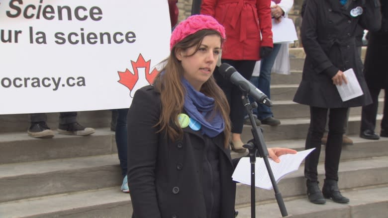 Marchers show solidarity with U.S. scientists at Earth Day rally in Ottawa