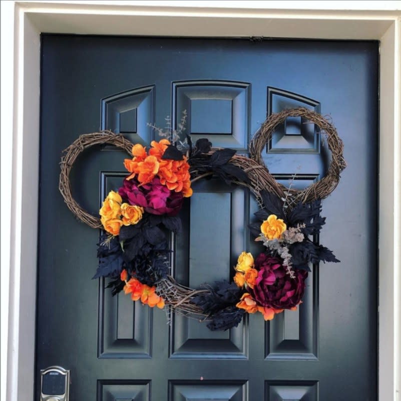 <p>@valoriew</p><p>This Mickey-inspired wreath from <a href="https://www.instagram.com/valoriew/" rel="nofollow noopener" target="_blank" data-ylk="slk:@valoriew;elm:context_link;itc:0;sec:content-canvas" class="link ">@valoriew</a> will draw in admirers of all ages!</p>