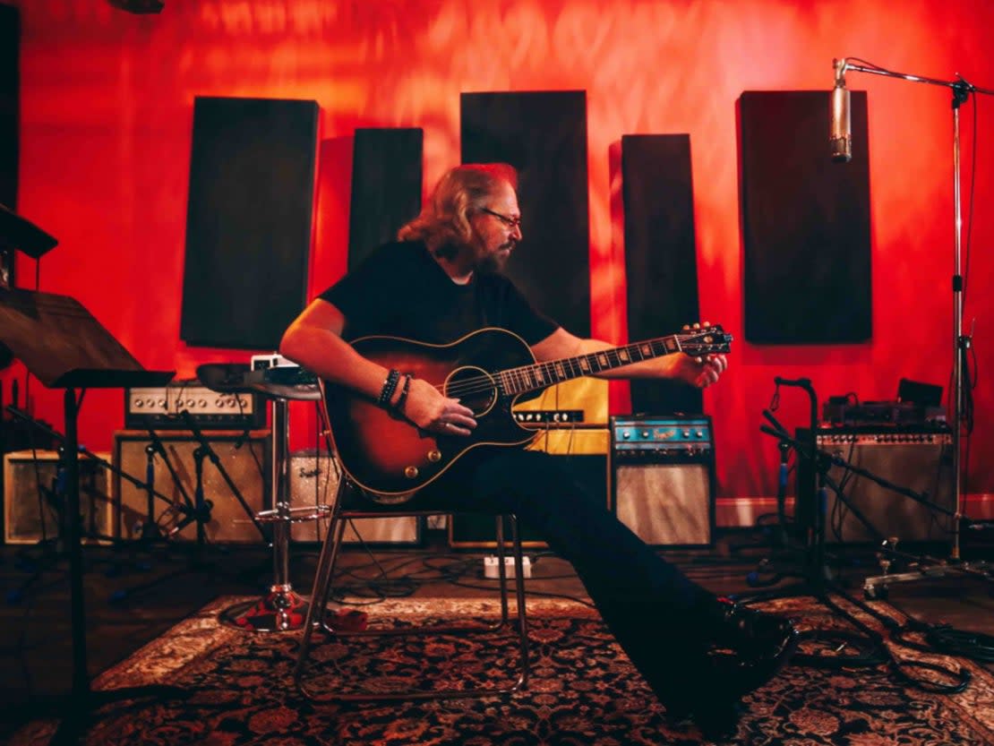 Barry Gibb in the studio recording Greenfields (Press image)