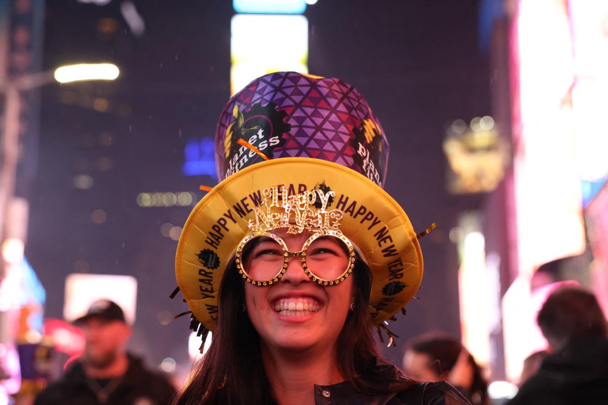 How to watch the 2024 New Year's Eve Ball Drop