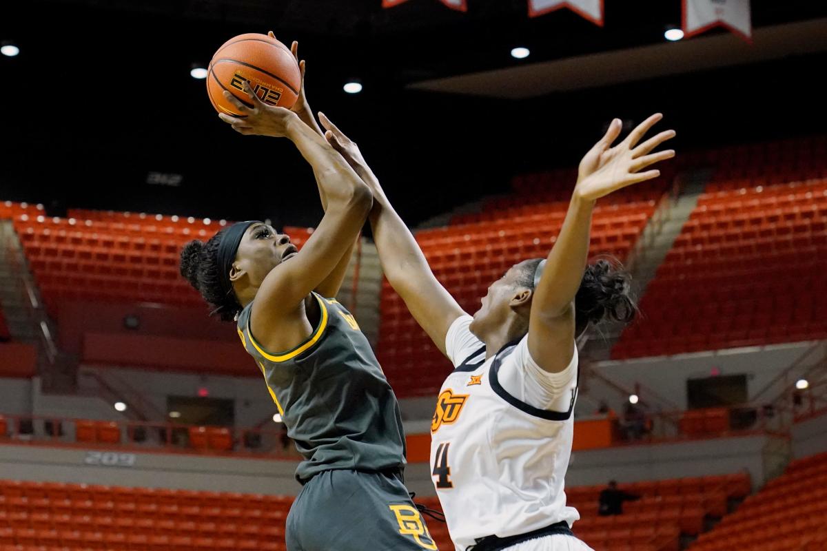 NaLyssa Smith posts doubledouble to lead No. 5 Baylor to road win over